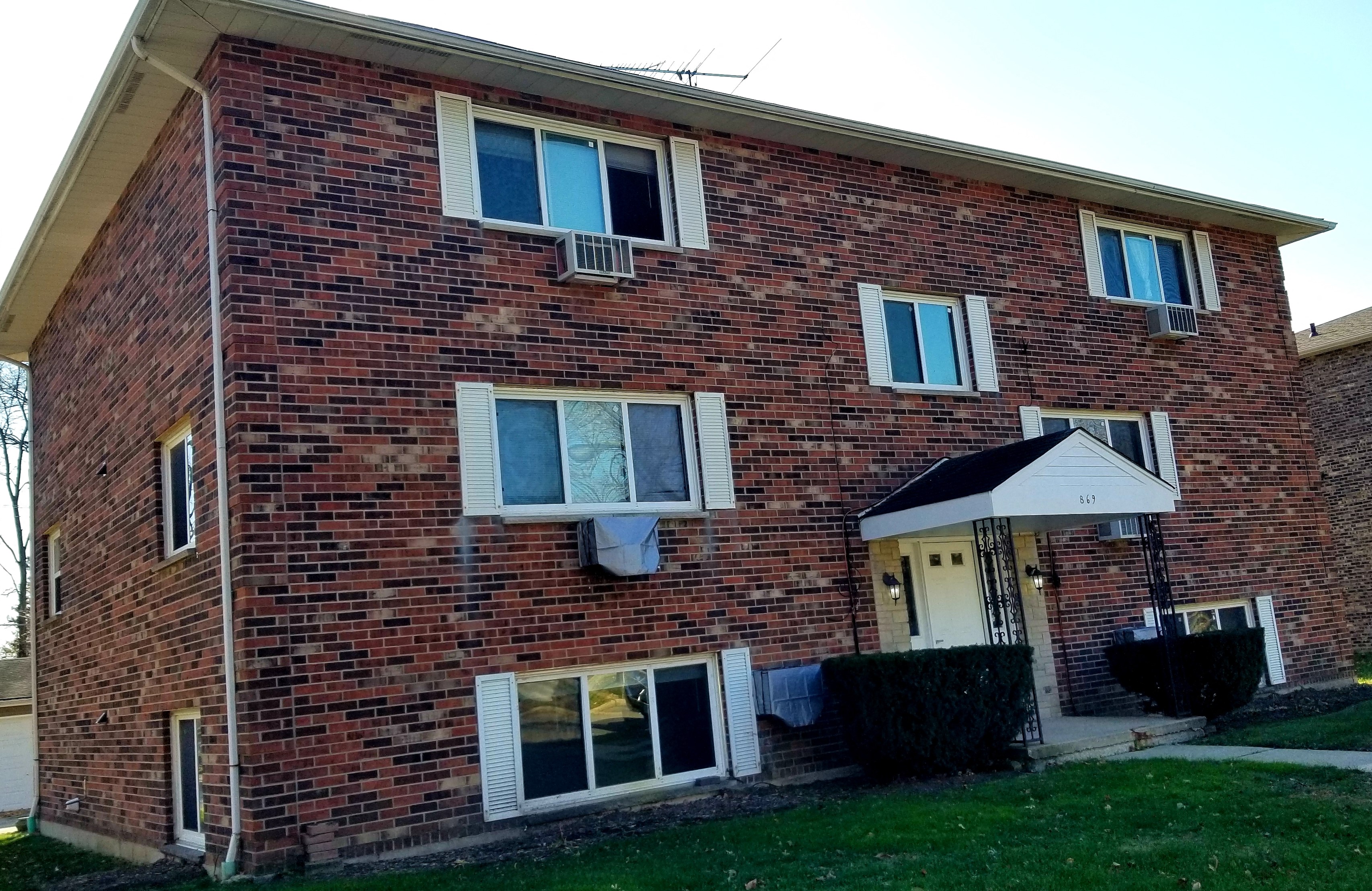 869 Jefferson Ave - Jefferson avenue is a major, seven lane wide, north